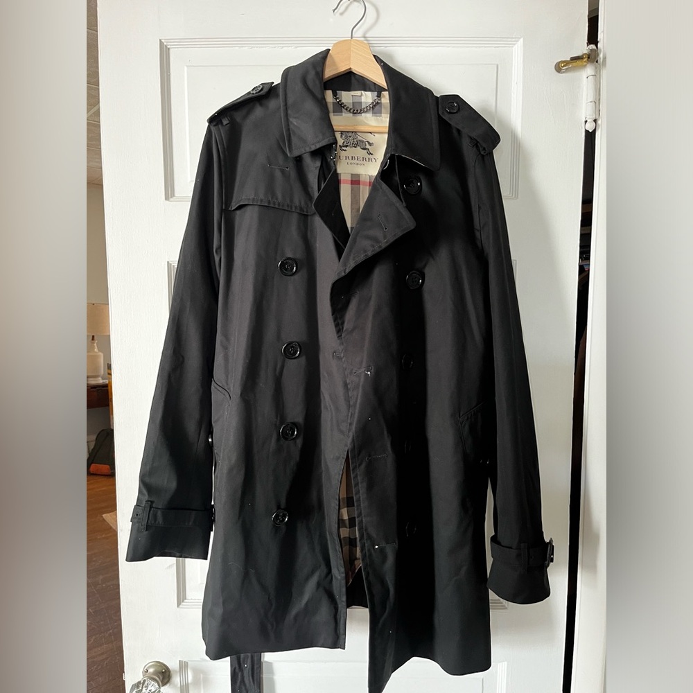 Burberry Men’s Trench-coat: the Short Kensington Heritage Trench Coat